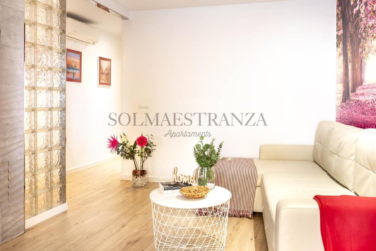 Blue & Red By Sol Maestranza Apartment Malaga Ngoại thất bức ảnh