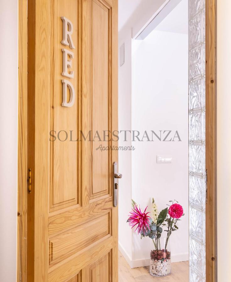 Blue & Red By Sol Maestranza Apartment Malaga Ngoại thất bức ảnh